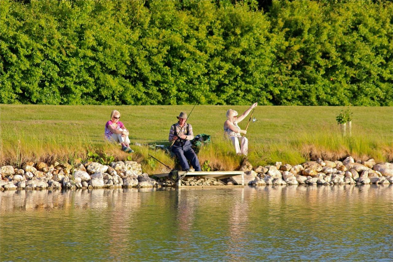 Fields End Lodges Doddington  Екстер'єр фото